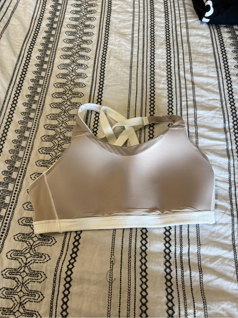 lululemon athletica White Crisscross Strappy Sports Bra - Picture 4 of 4